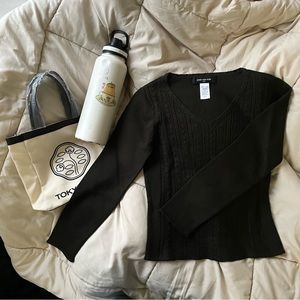 black cable knit vneck sweater !!